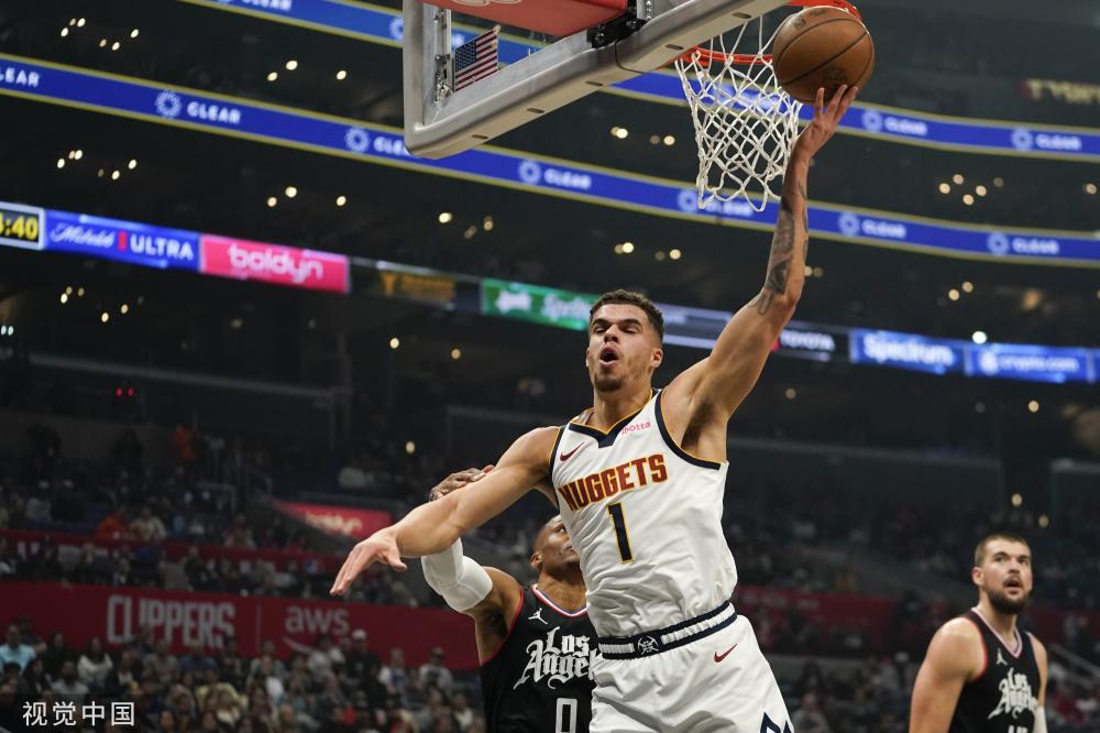 了自己的名 了自己的名